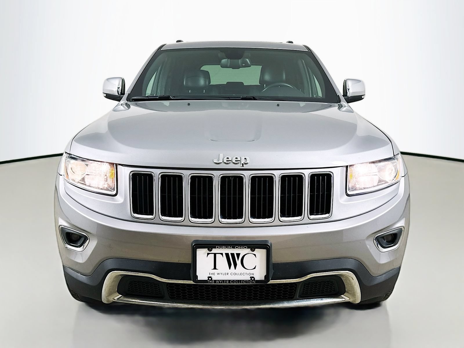 Used 2016 Jeep Grand Cherokee Limited AWD/4WD image 2