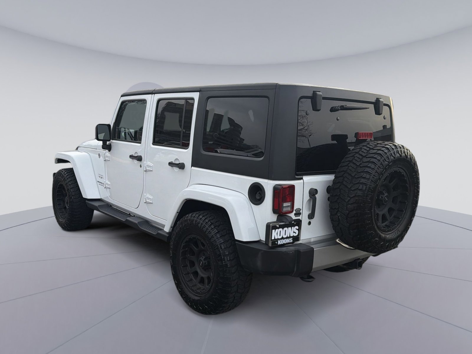 Used 2017 Jeep Wrangler Unlimited Sahara w/ Dual Top Group image 4