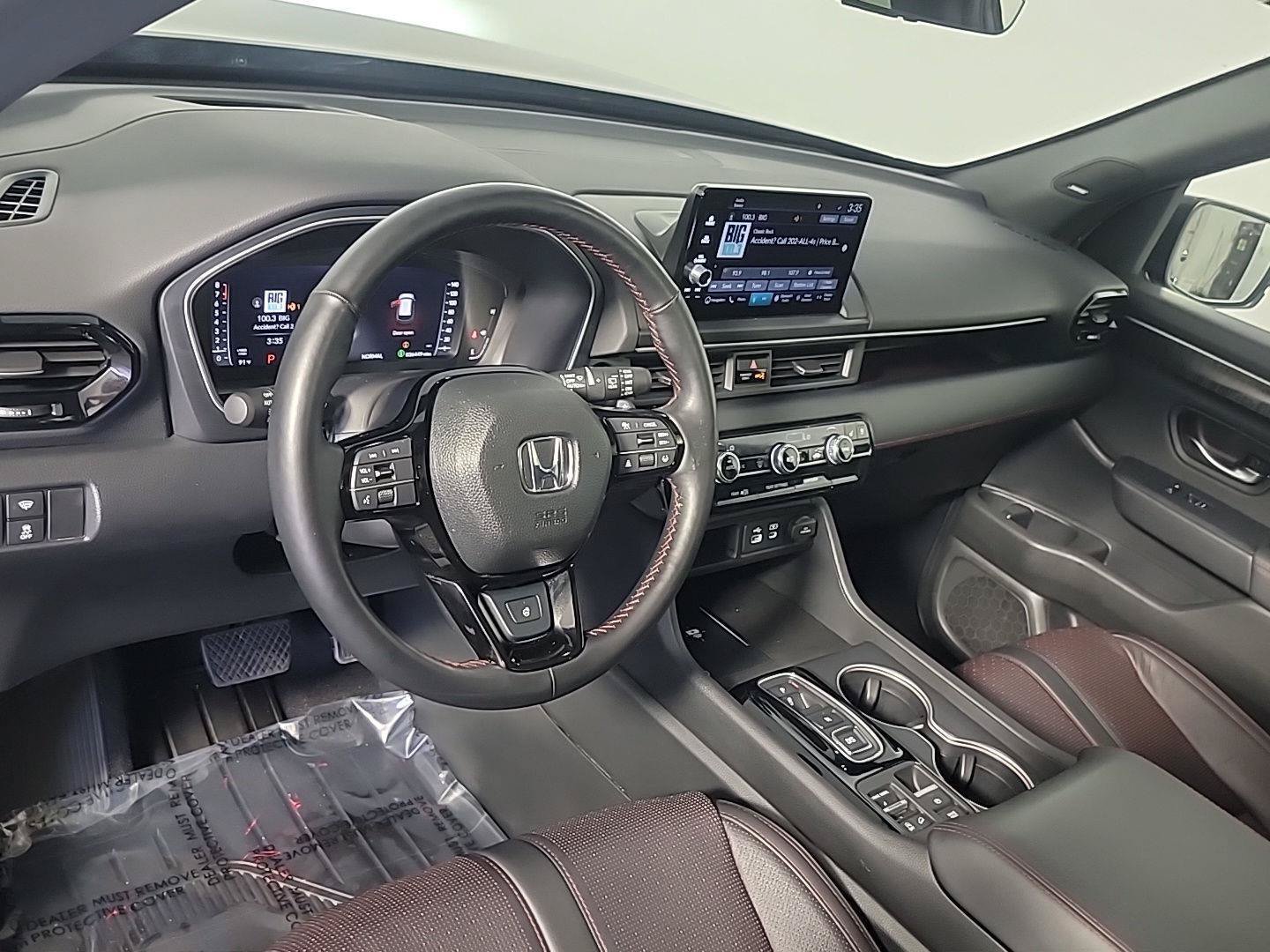 Certified 2025 Honda Pilot Black Edition image 18