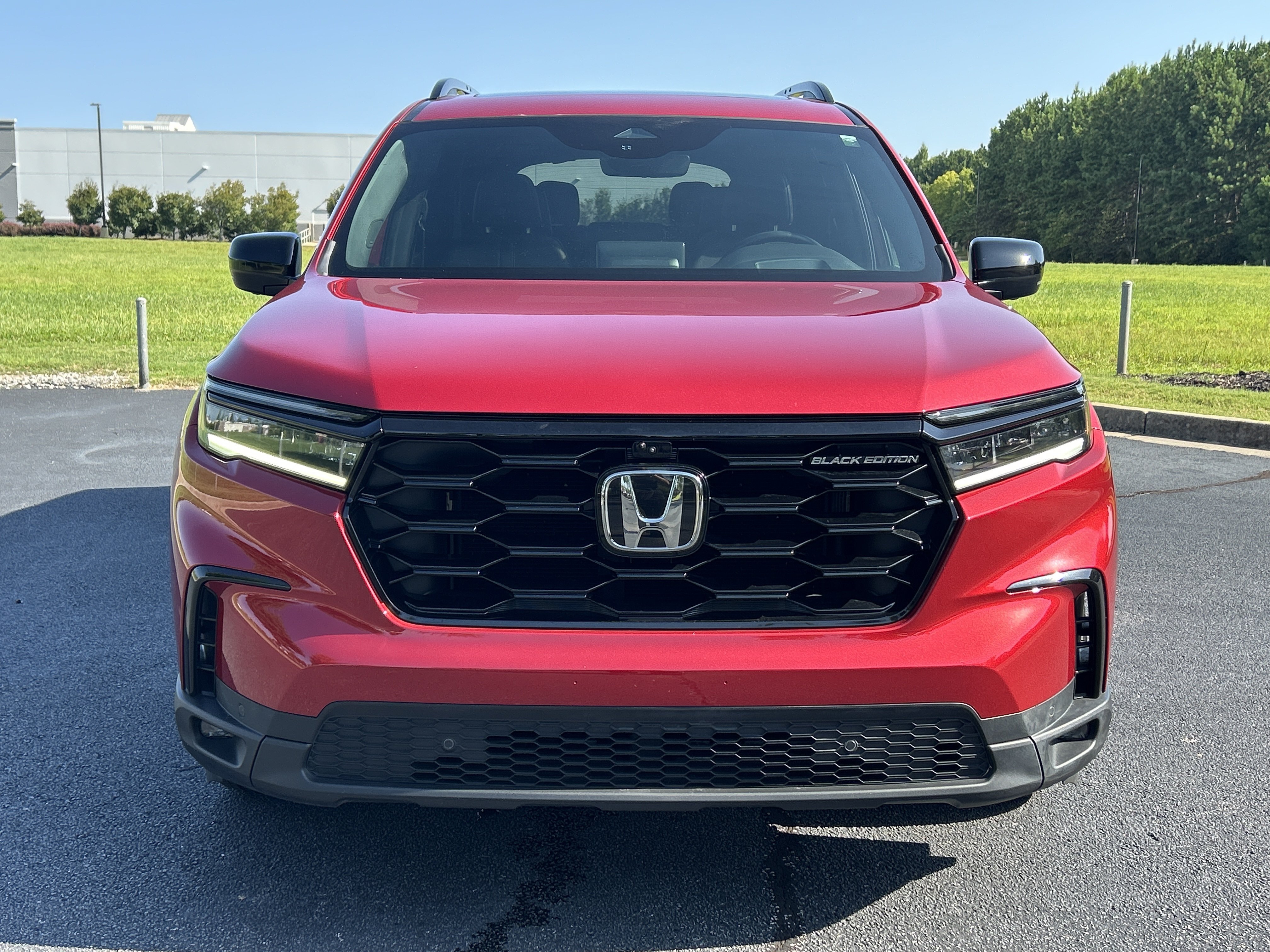 Certified 2025 Honda Pilot Black Edition image 3