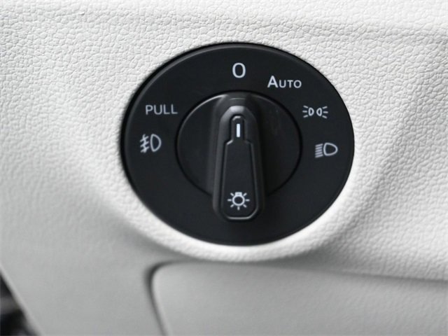 Used 2020 Volkswagen Jetta SEL Premium image 15