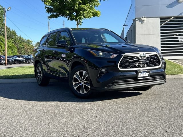 Used 2023 Toyota Highlander XLE