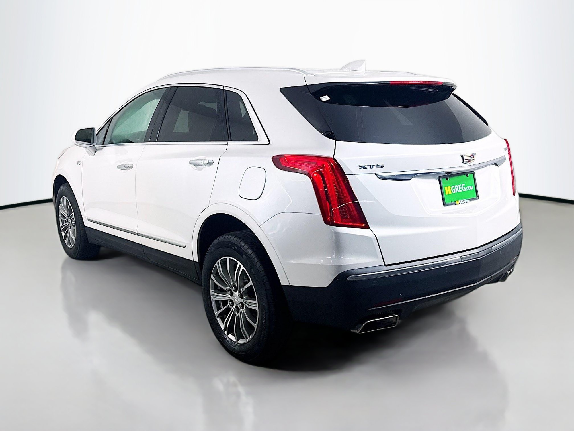 Used 2018 Cadillac XT5 Luxury w/ Driver Awareness Package FWD image 7