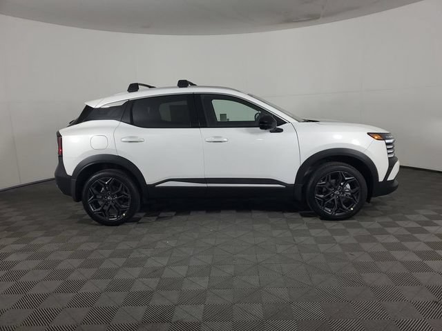 New 2026 Nissan Kicks SR w/ Illumination Package FWD image 3