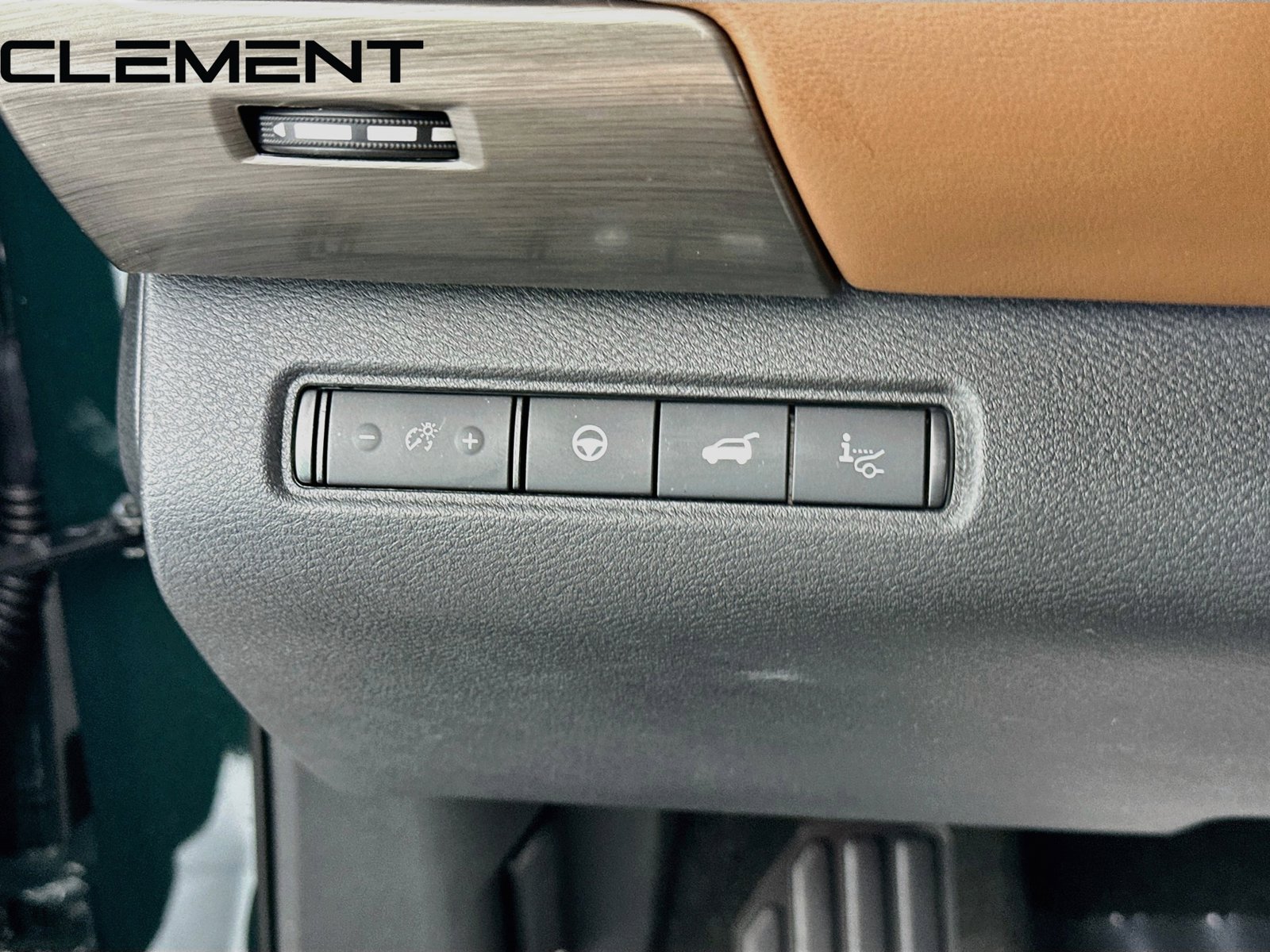 Used 2024 Nissan Pathfinder Platinum w/ Lighting Package (N93) AWD/4WD image 13