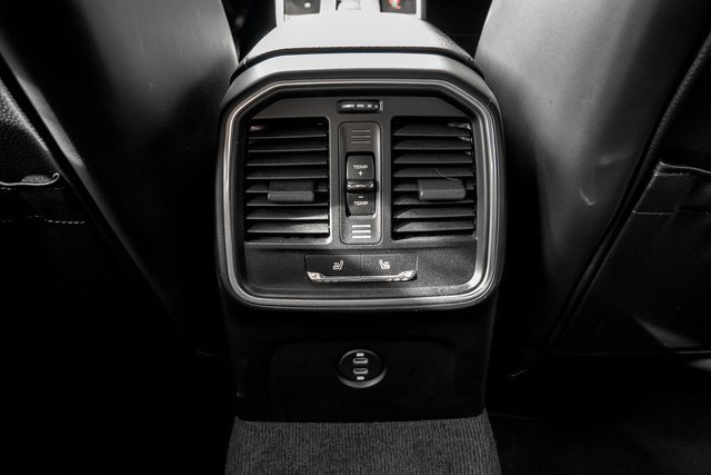 Used 2022 Porsche Macan w/ Premium Package Plus image 27