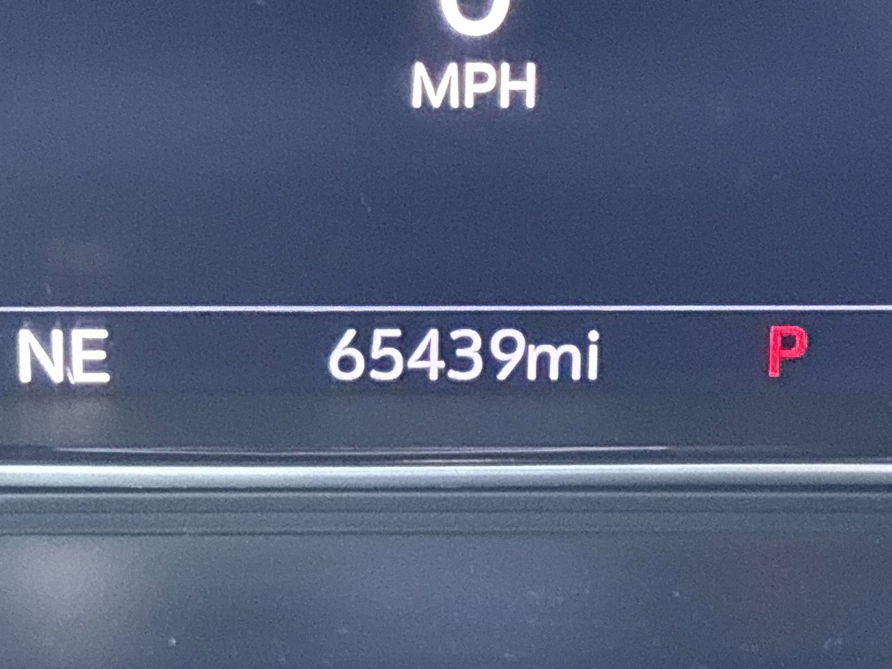 Used 2021 GMC Yukon XL AT4 w/ Technology Package image 34