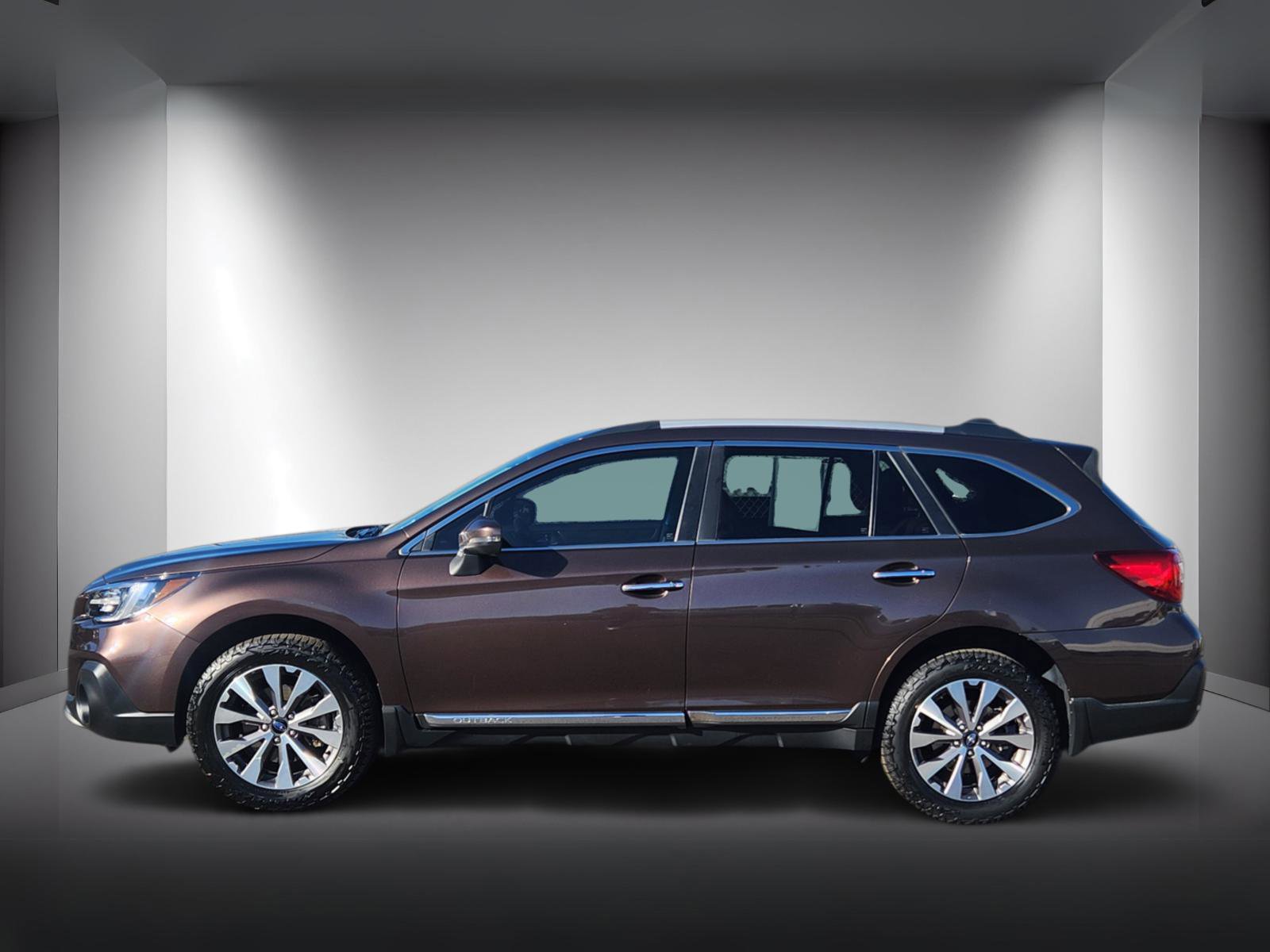 Used 2019 Subaru Outback 3.6R Touring image 2