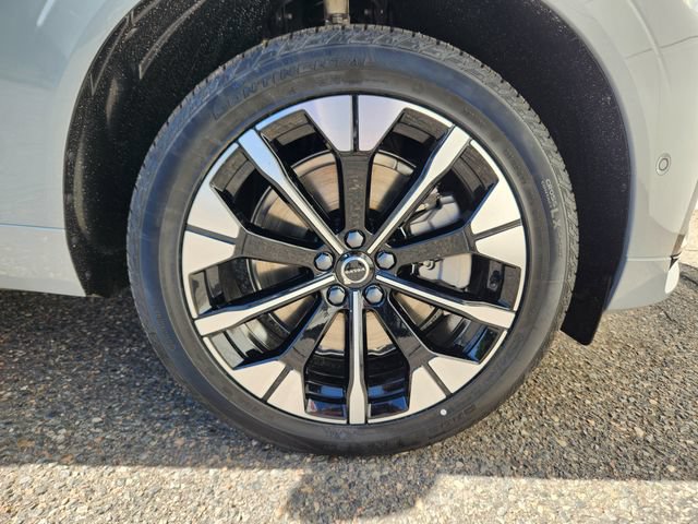 New 2026 Volvo XC60 T8 Plus w/ Climate Package PRO AWD/4WD image 19