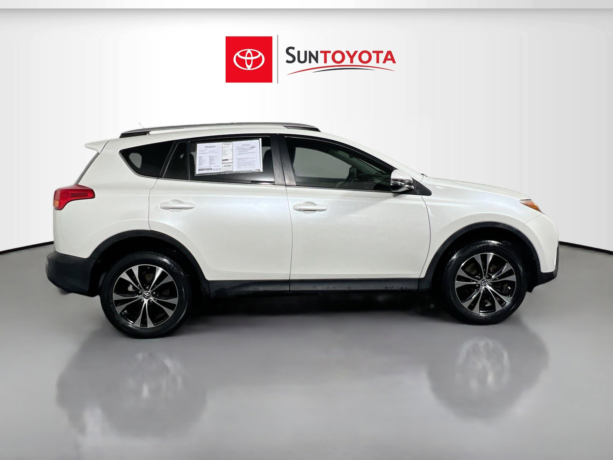 Used 2015 Toyota RAV4 Limited w/ Technology Package image 2