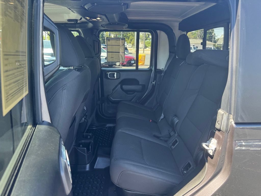 Used 2022 Jeep Gladiator Sport AWD/4WD image 19