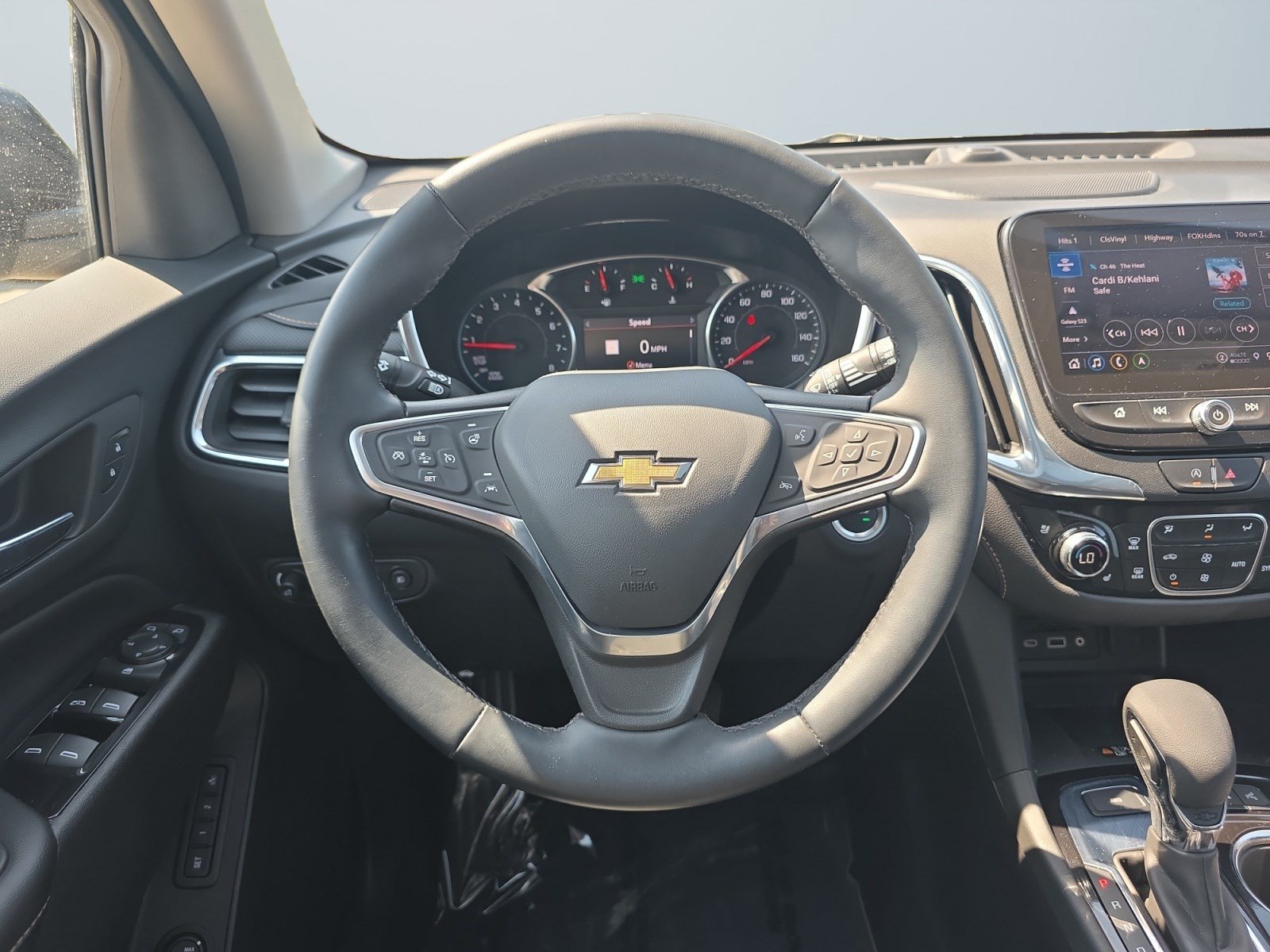 Used 2023 Chevrolet Equinox Premier AWD/4WD image 14