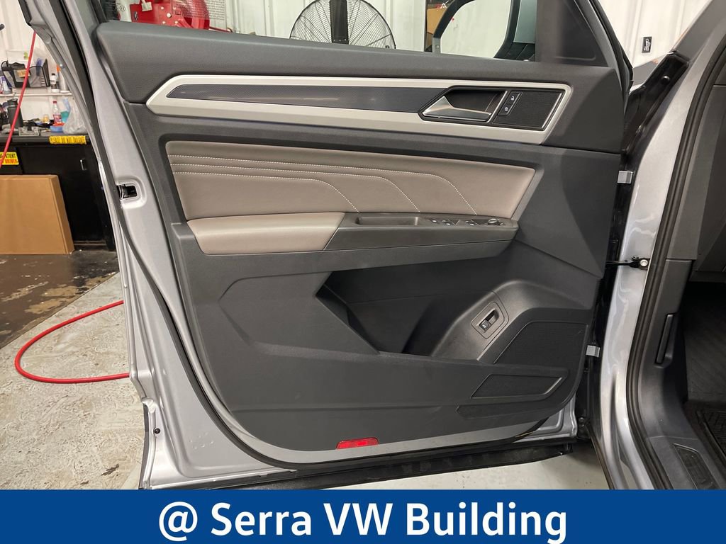 Used 2023 Volkswagen Atlas Cross Sport SEL AWD/4WD image 17