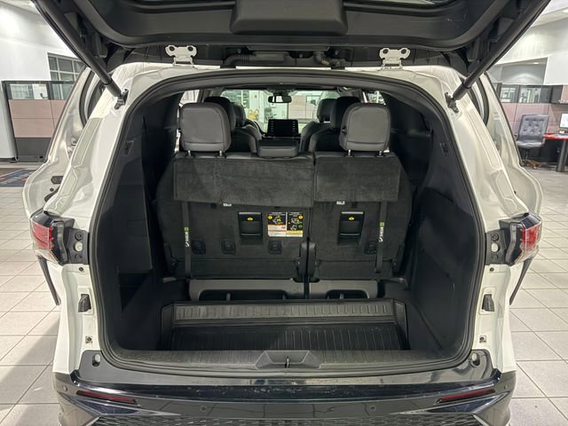 Used 2022 Toyota Sienna XSE image 14