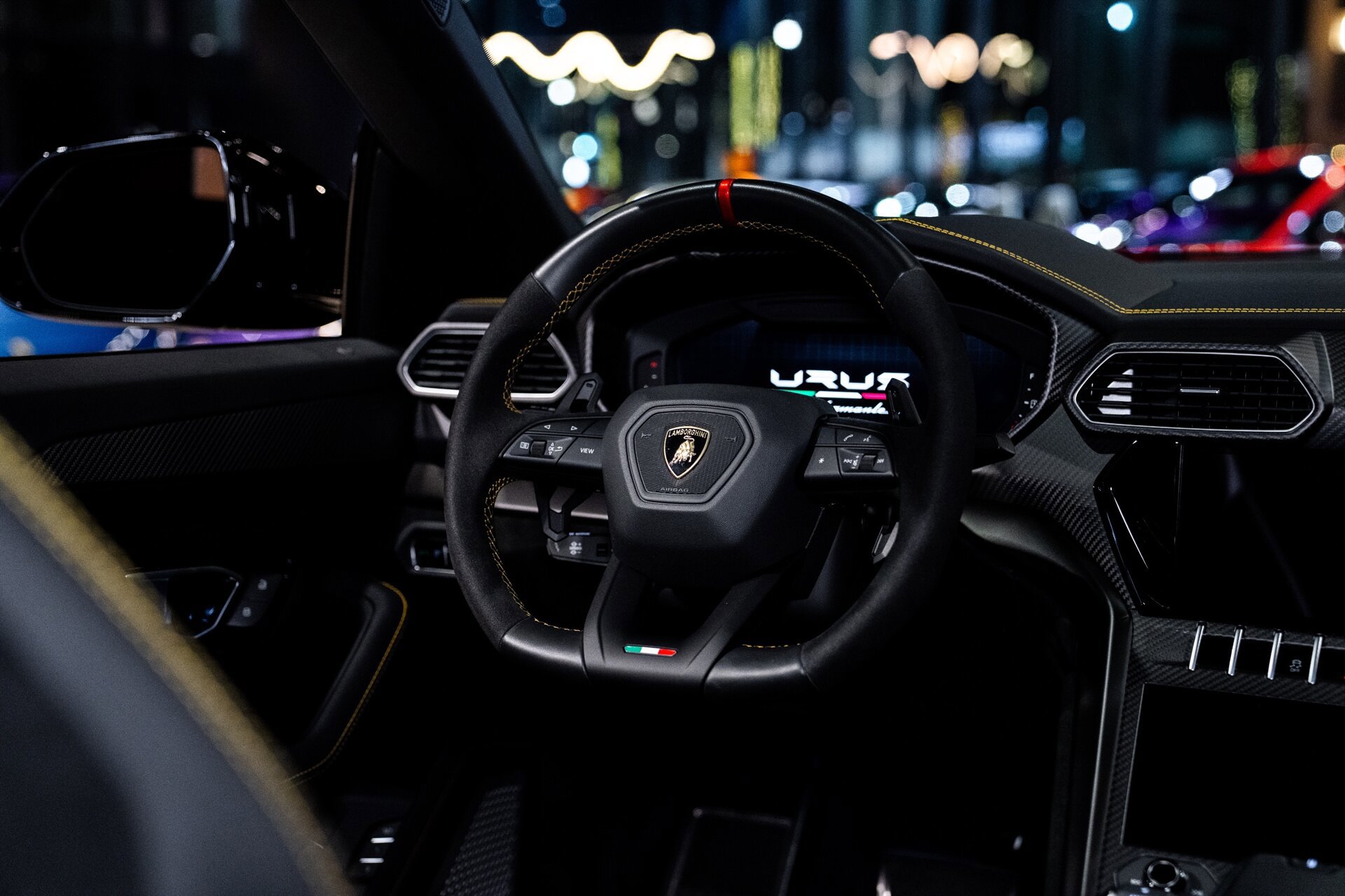 Used 2023 Lamborghini Urus Performante AWD/4WD image 30