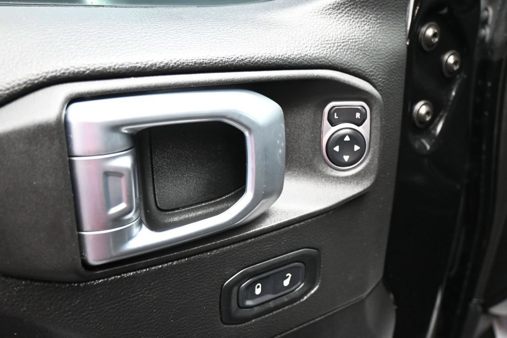 Used 2021 Jeep Wrangler Unlimited Sahara w/ Cold Weather Group AWD/4WD image 12