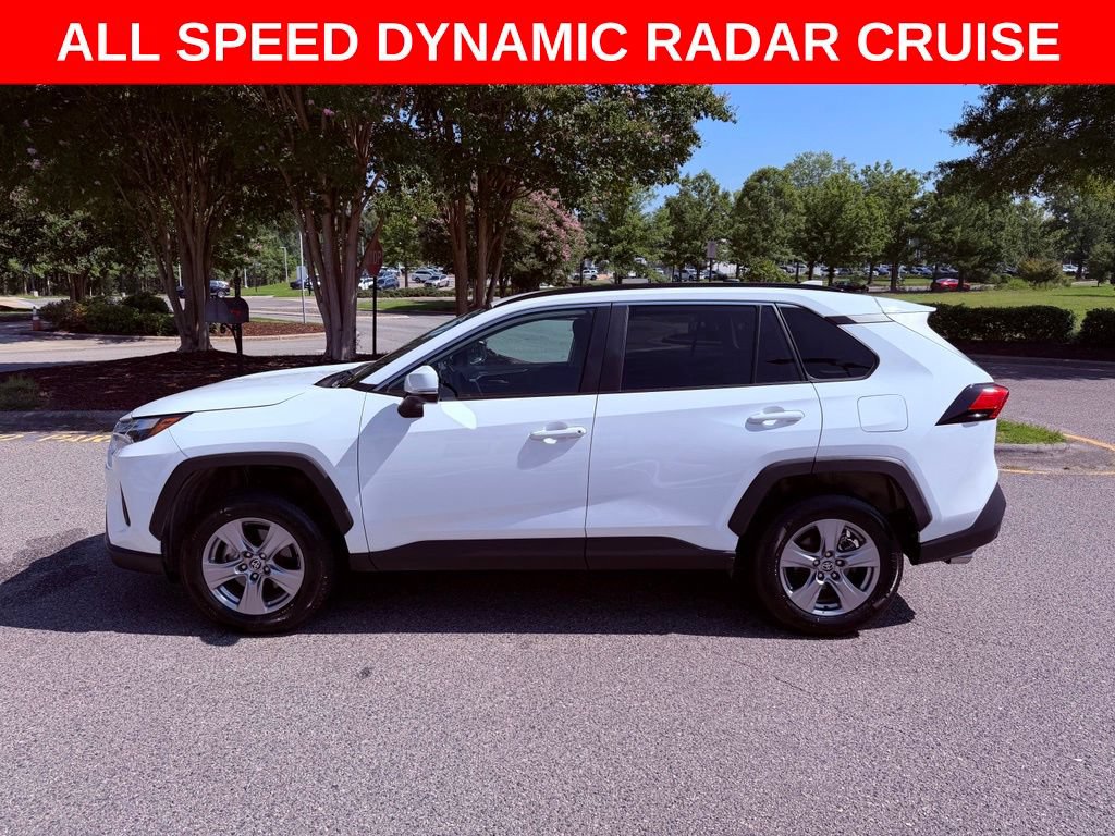 Used 2025 Toyota RAV4 XLE AWD/4WD image 4