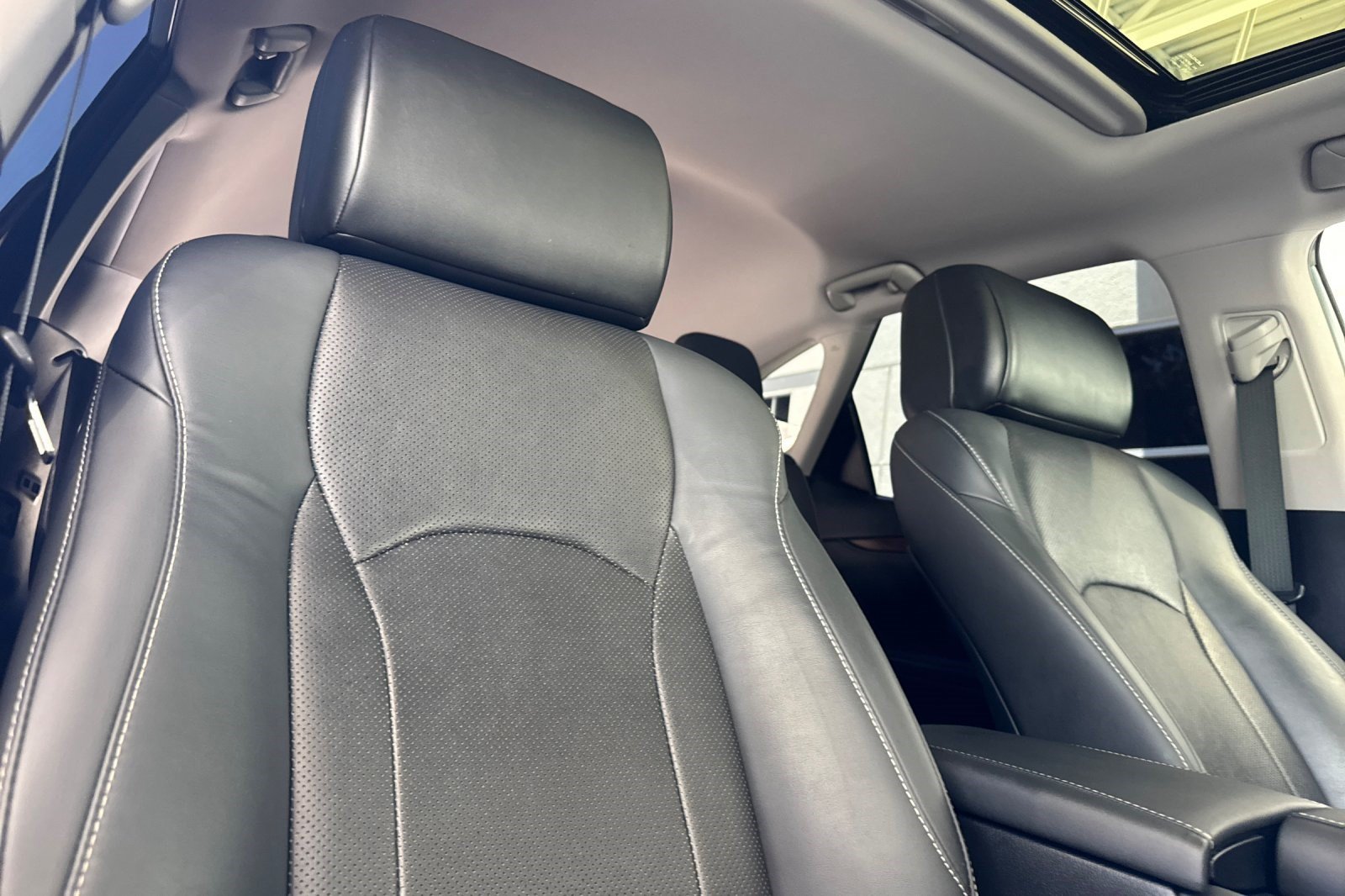 Certified 2022 Lexus RX 450hL AWD w/ Premium Package image 23