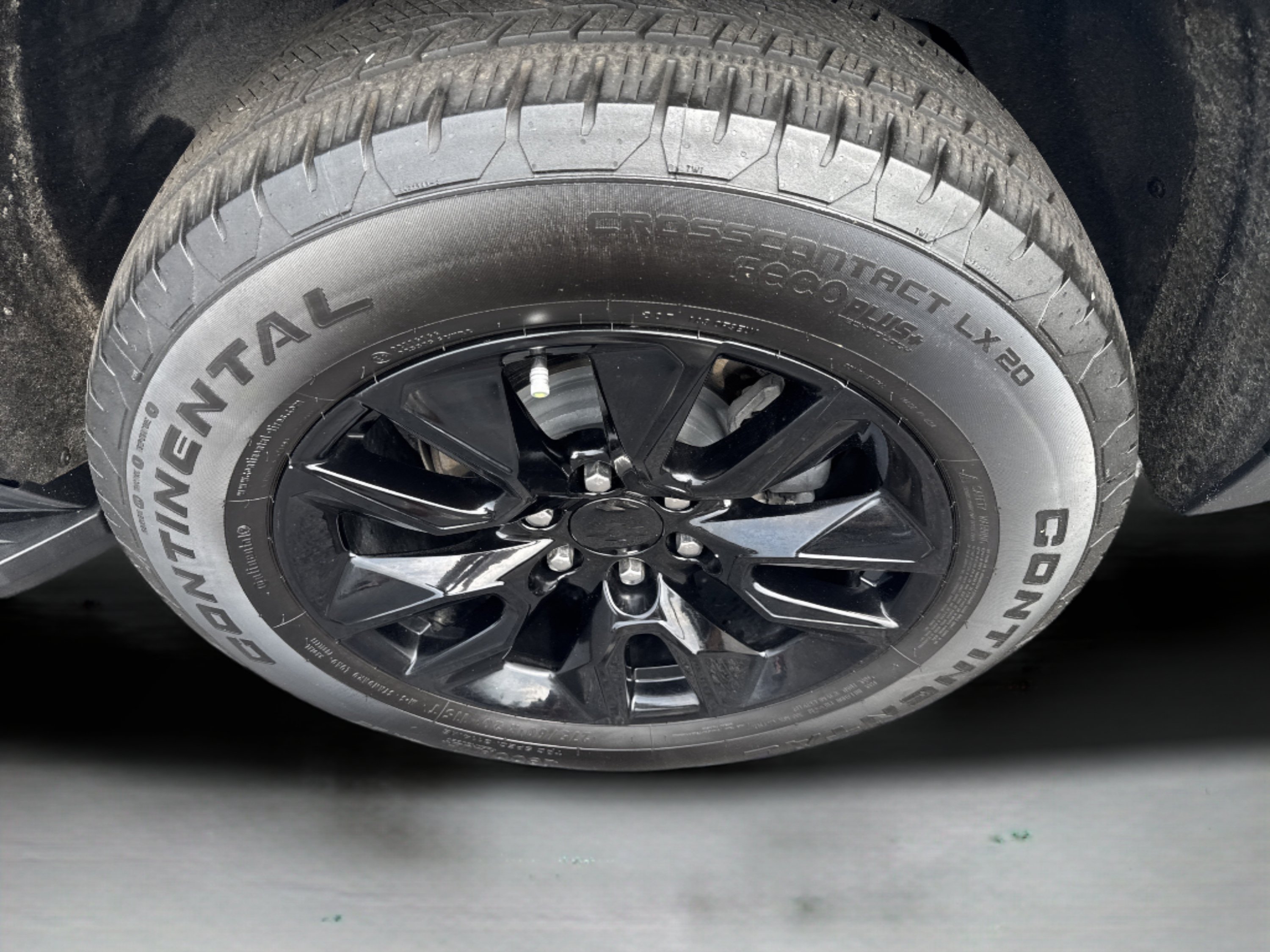 Used 2024 Chevrolet Tahoe LS AWD/4WD image 11