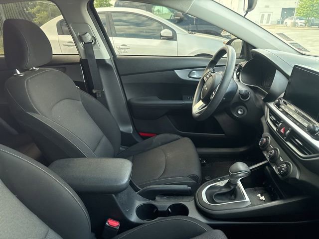 Used 2023 Kia Forte LXS w/ LXS Technology Package FWD image 3