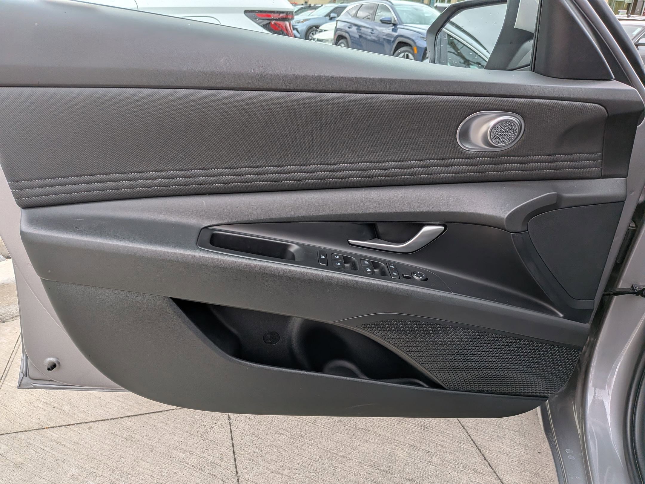 Used 2025 Hyundai Elantra SEL FWD image 14