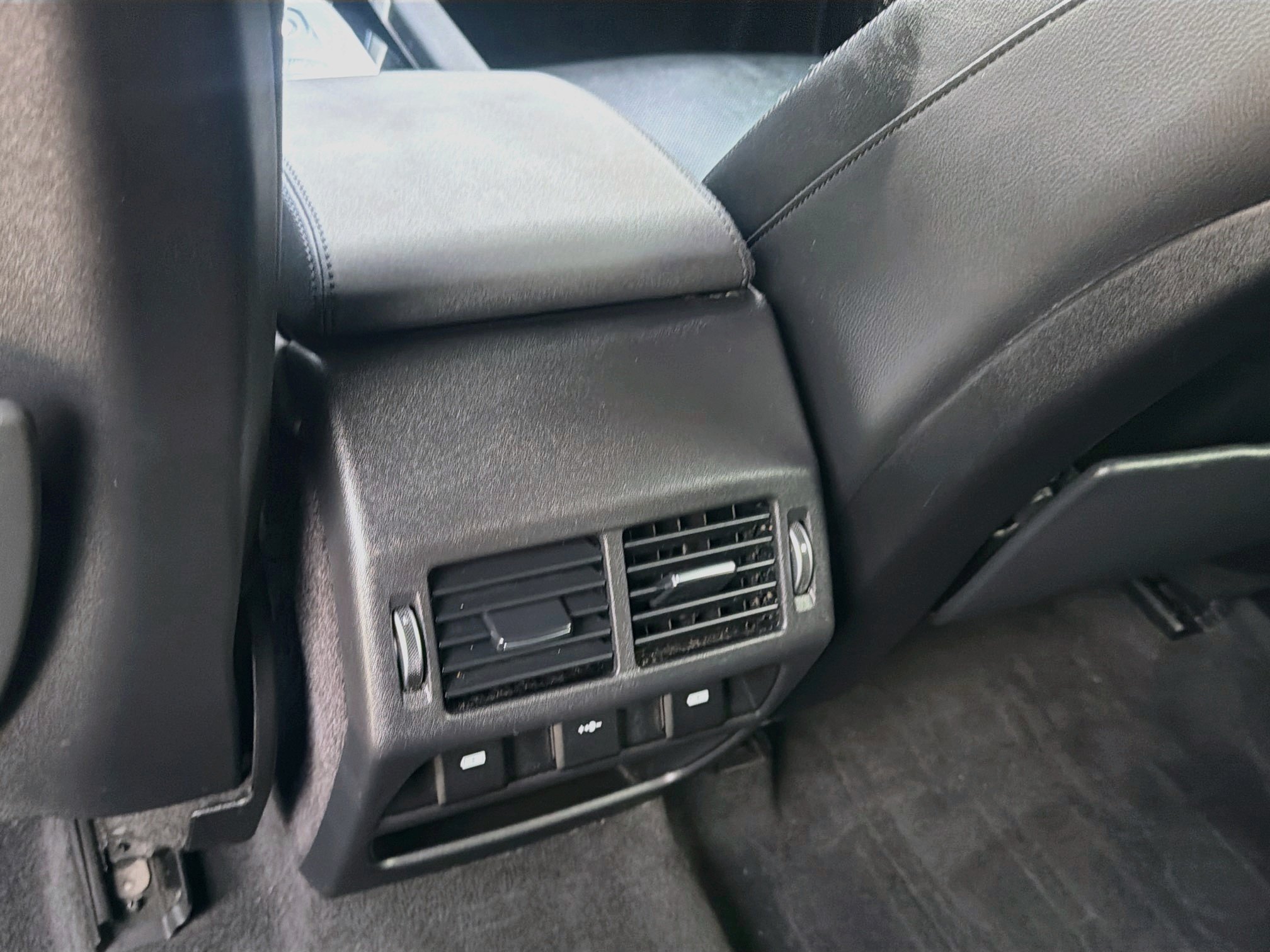 Used 2020 Land Rover Discovery Sport S AWD/4WD image 23