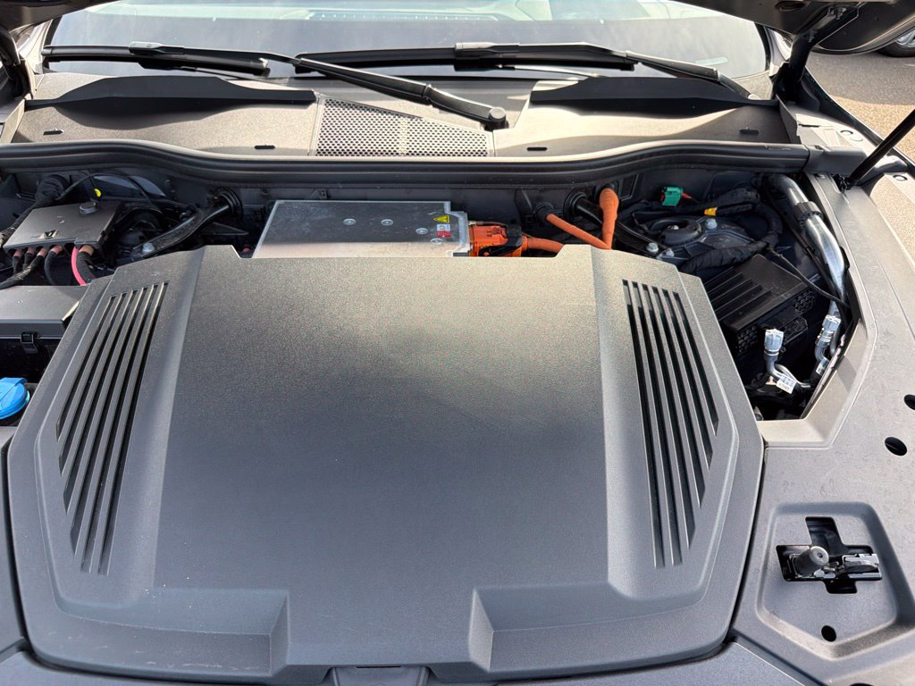 Used 2024 Audi Q8 e-tron Prestige w/ Prestige Package AWD/4WD image 36