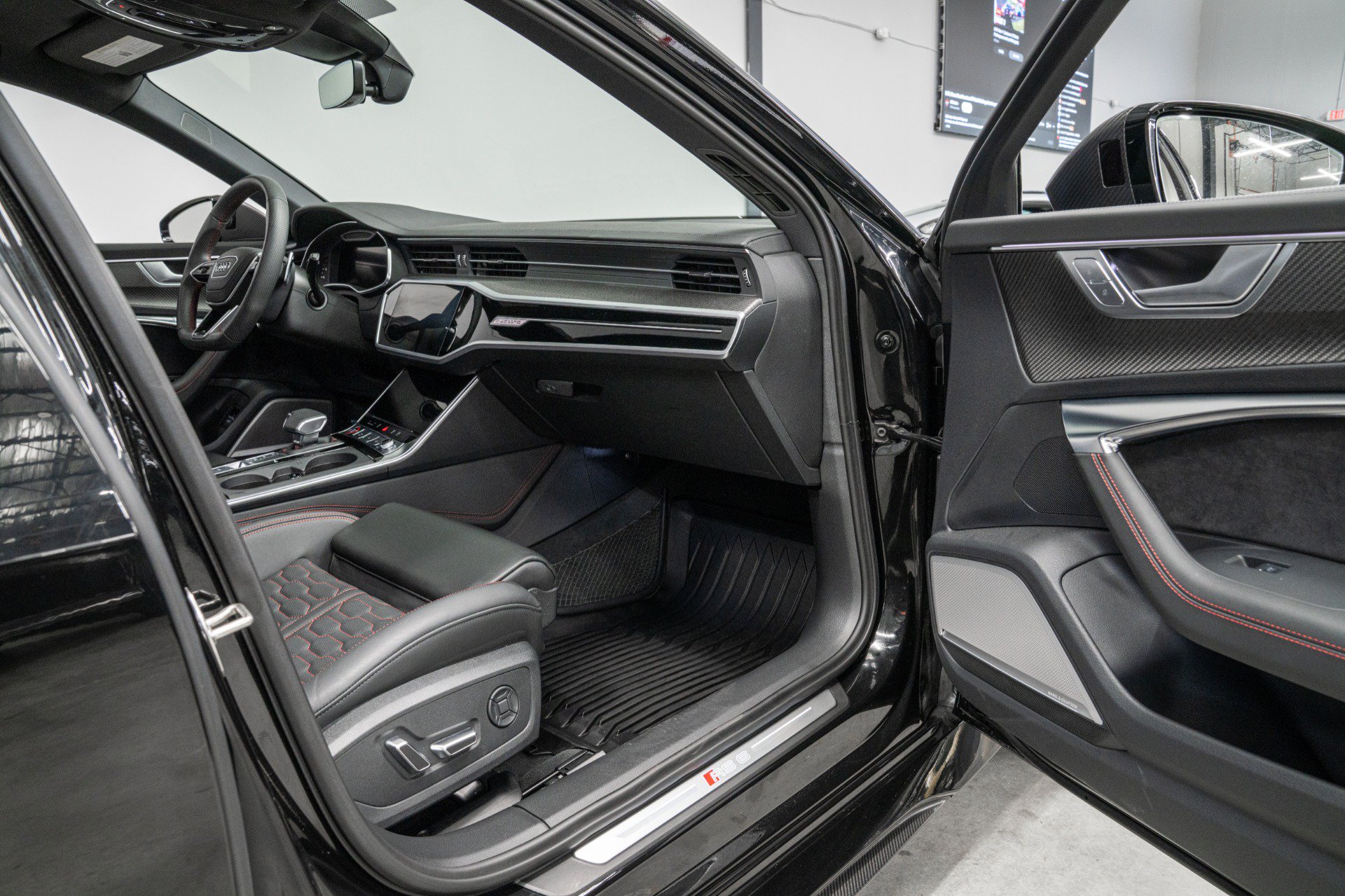 Used 2026 Audi RS 6 performance AWD/4WD image 33