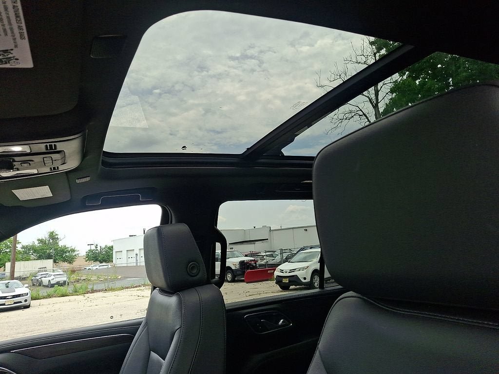 Certified 2023 Chevrolet Tahoe Z71 w/ Luxury Package AWD/4WD image 16
