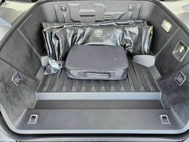 New 2025 GMC Hummer EV 2X image 17
