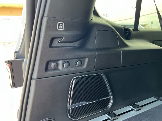 New 2024 Jeep Wagoneer L Series II w/ Convenience Group I image 13