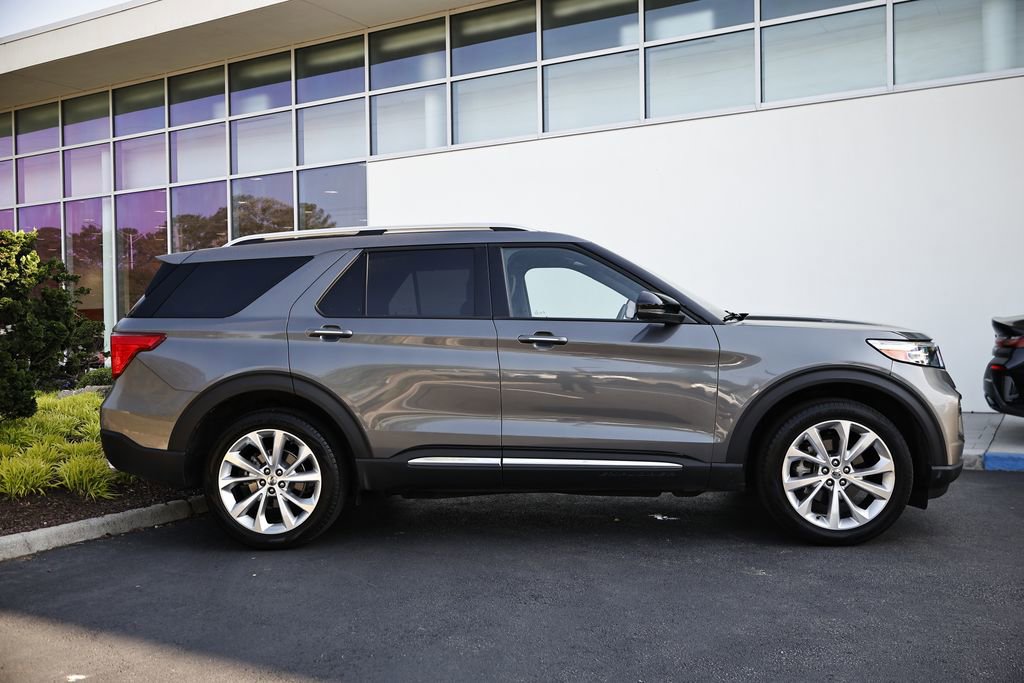 Used 2022 Ford Explorer Platinum w/ Equipment Group 601A AWD/4WD image 4