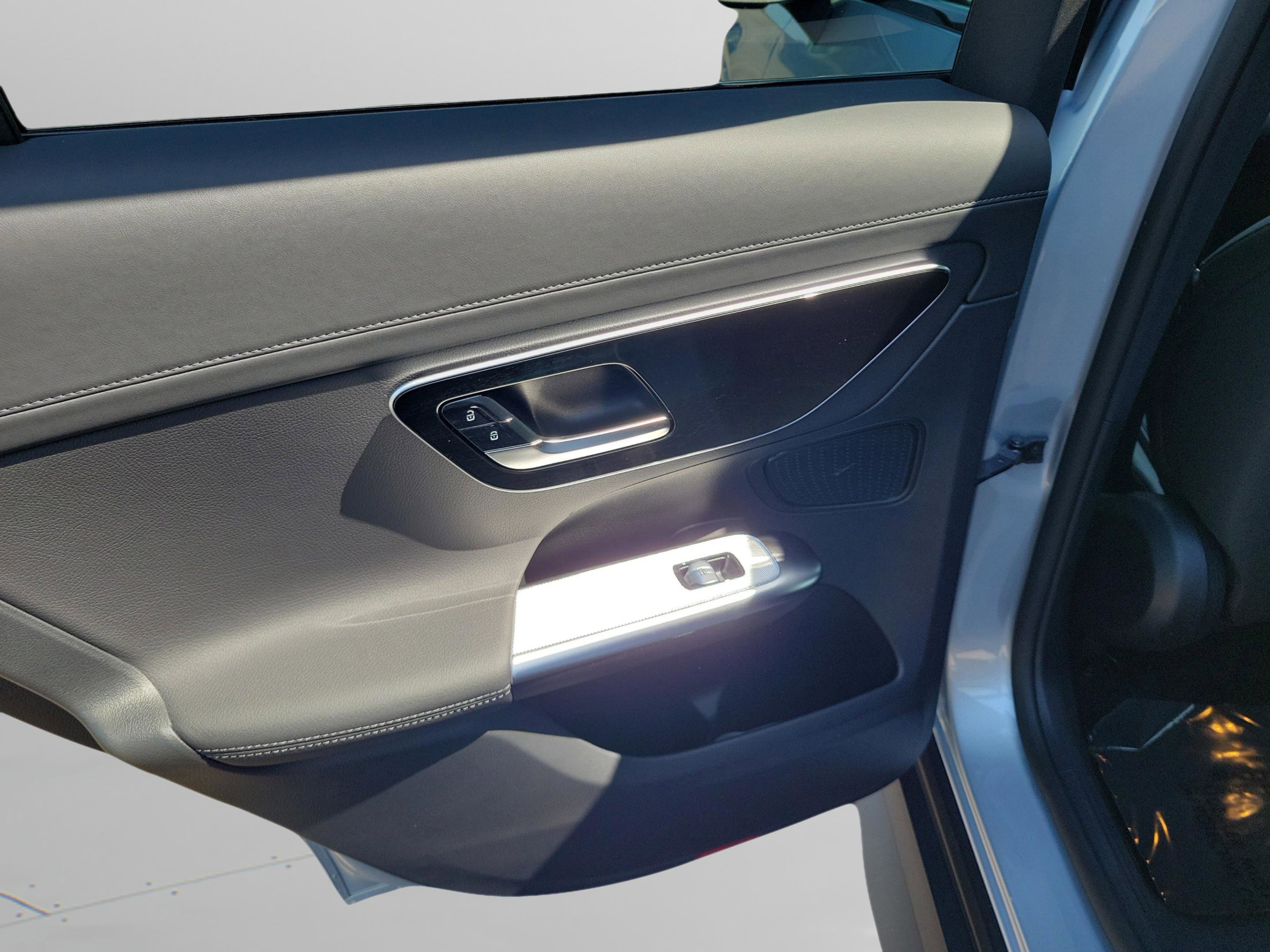 Certified 2026 Mercedes-Benz GLC 300 4MATIC image 5