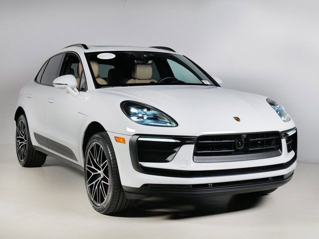 Certified 2026 Porsche Macan AWD/4WD image 7