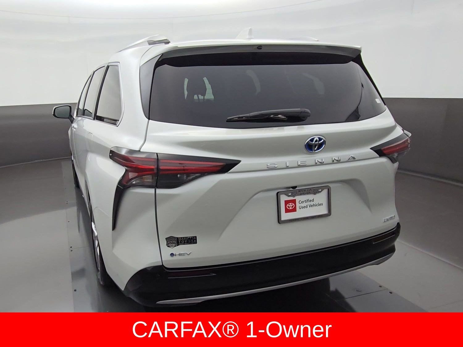 Certified 2025 Toyota Sienna Limited FWD image 5