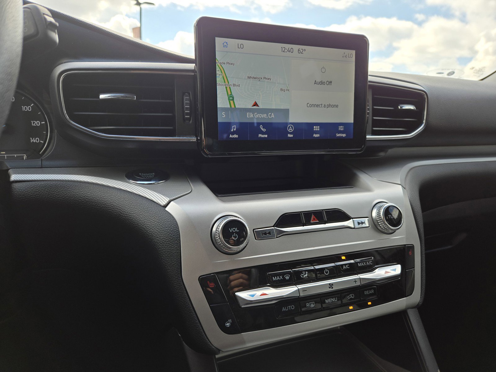 Used 2022 Ford Explorer XLT w/ Equipment Group 202A image 20