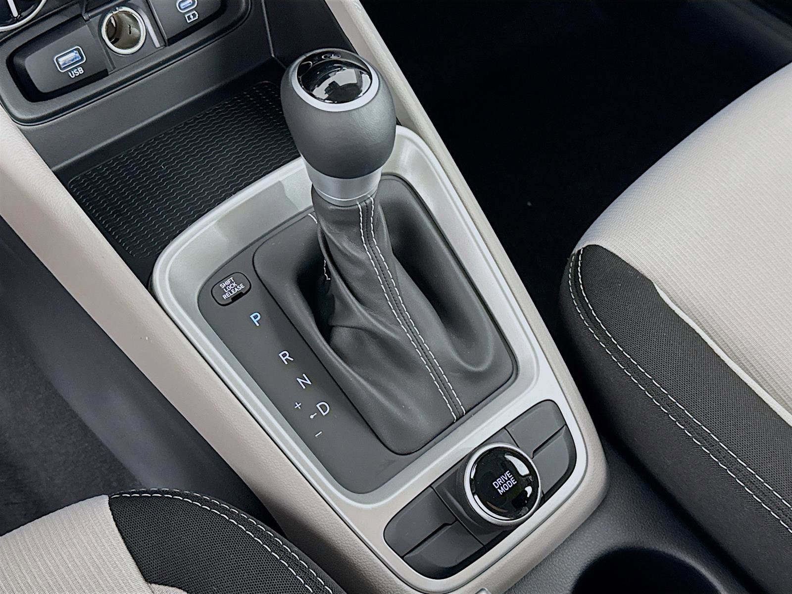 New 2025 Hyundai Venue SEL image 17