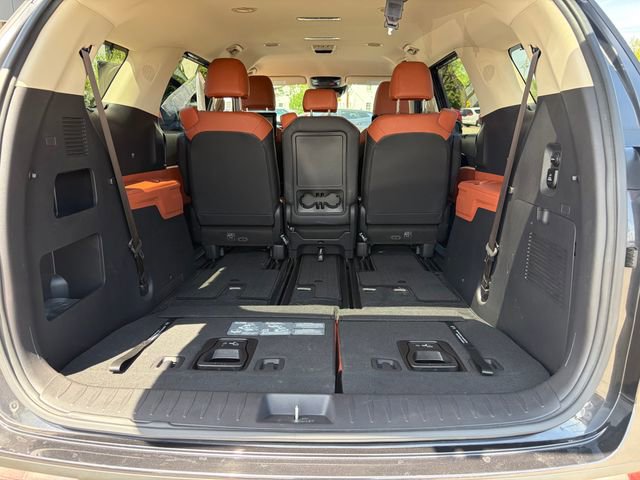Used 2024 Kia Carnival SX image 14