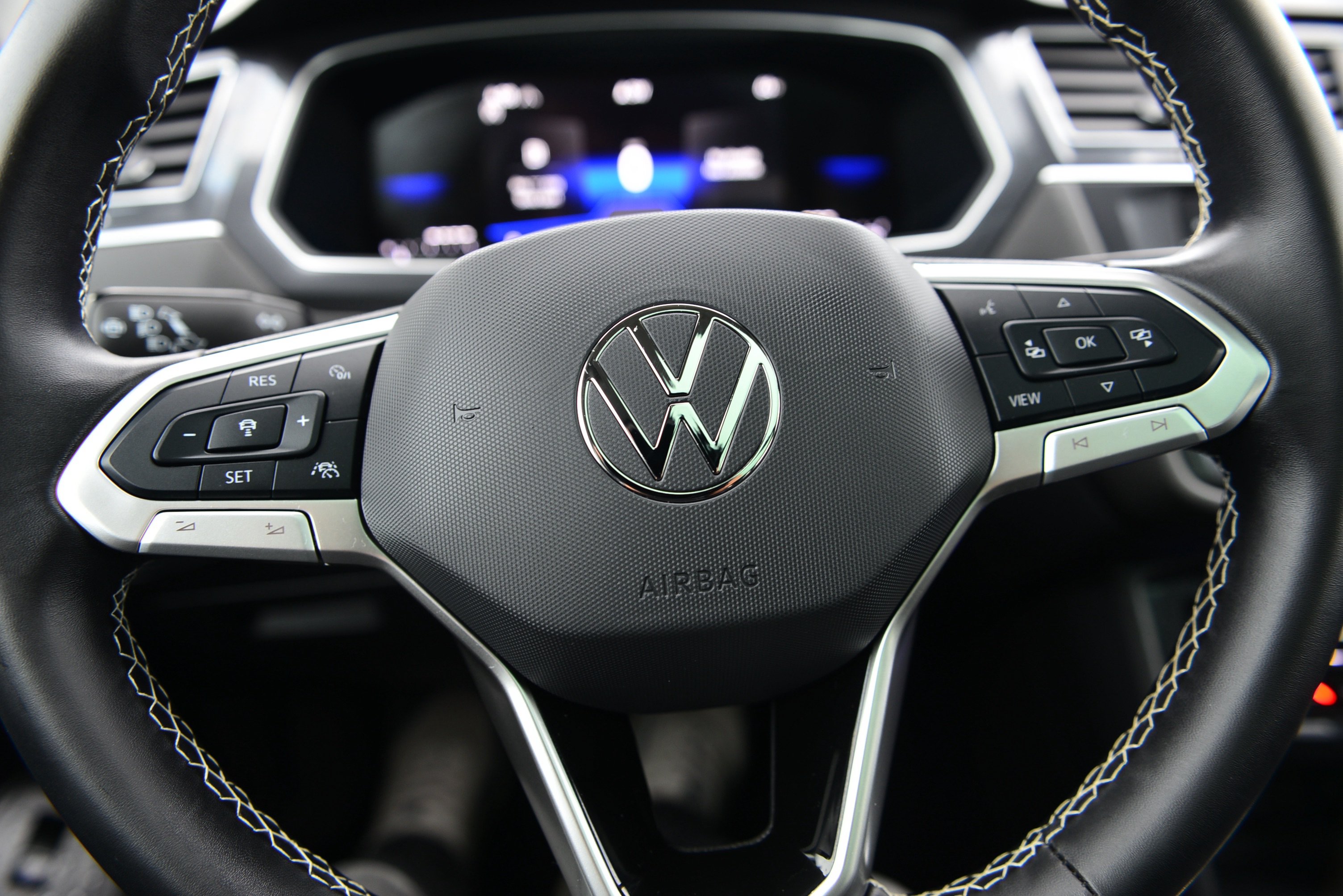Certified 2024 Volkswagen Tiguan SE AWD/4WD image 30