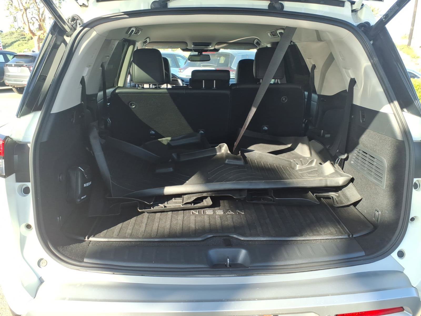 Certified 2022 Nissan Pathfinder SL w/ Cargo Package AWD/4WD image 9