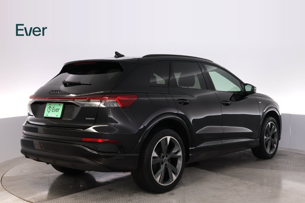 Used 2023 Audi Q4 e-tron Premium w/ Convenience Package AWD/4WD image 3