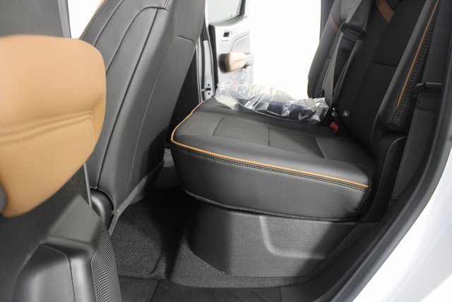 New 2026 GMC Canyon AT4 w/ Off-Road Front Bumper Package image 16