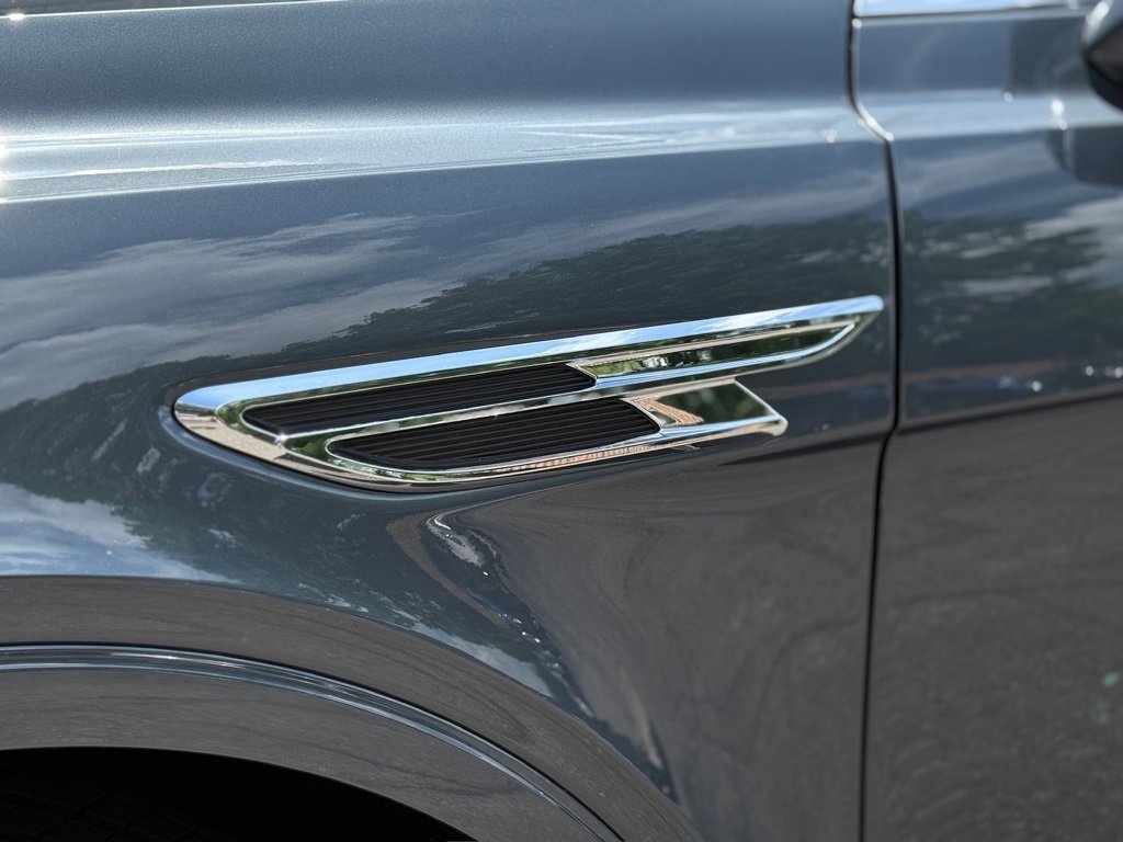 New 2025 Bentley Bentayga image 15