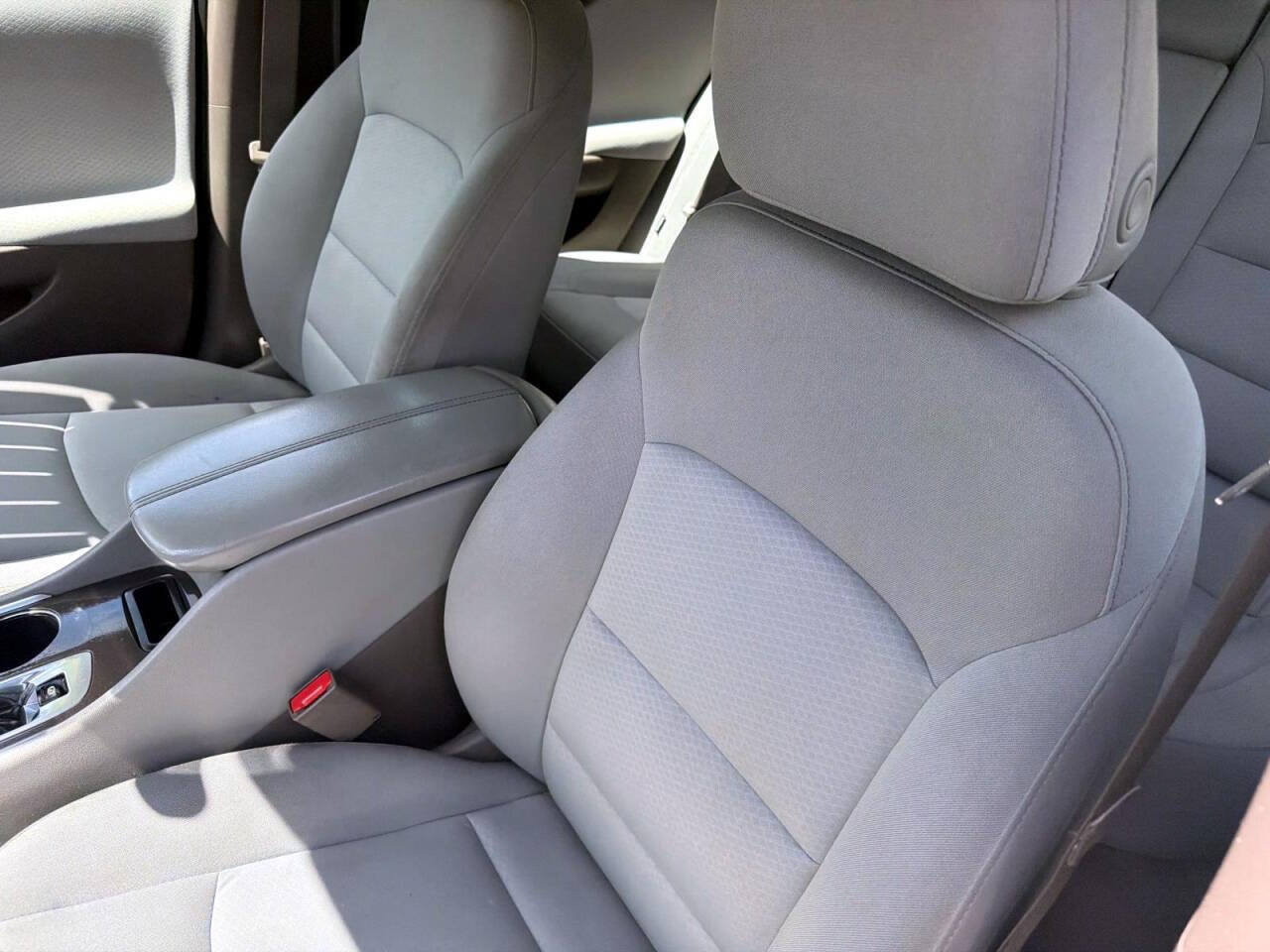 Used 2023 Chevrolet Malibu LT FWD image 15