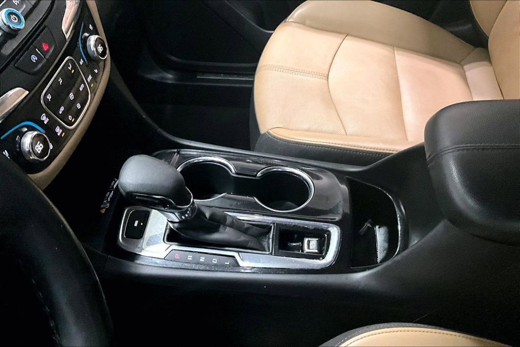 Used 2023 Chevrolet Equinox Premier image 18