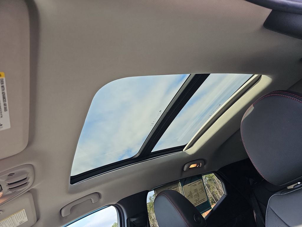 Used 2023 Chevrolet Bolt EUV Premier w/ Sun & Sound Package image 33