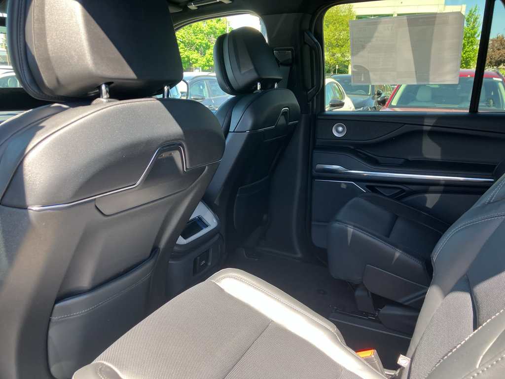 New 2026 Lincoln Navigator Reserve AWD/4WD image 15