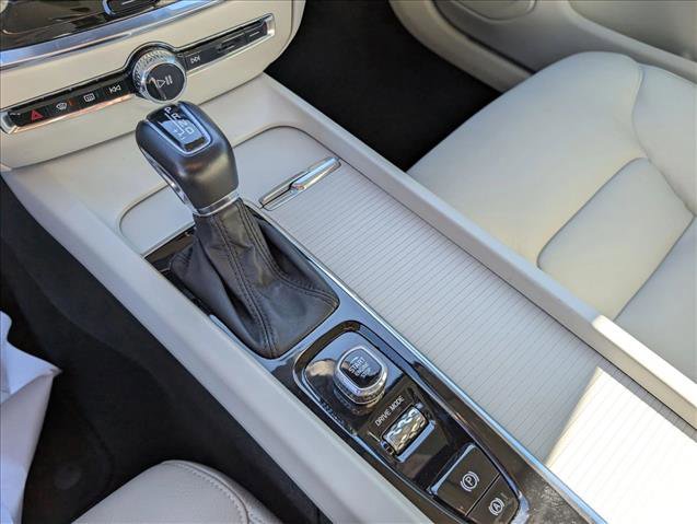 Used 2020 Volvo S60 T5 Momentum image 12