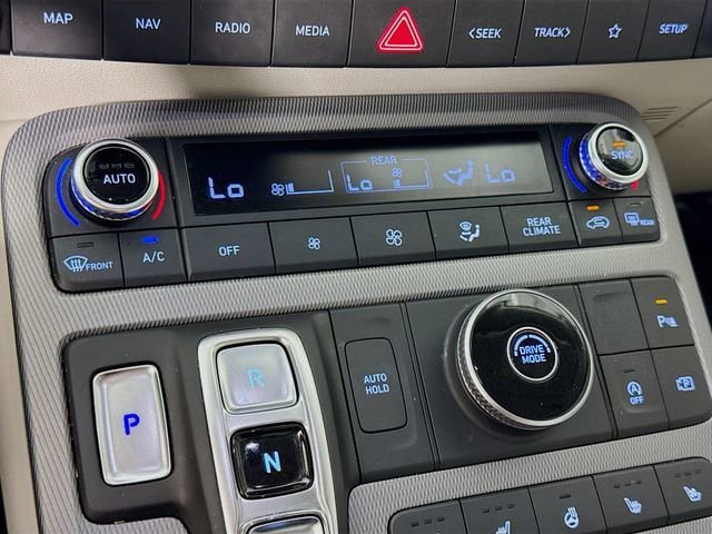 Used 2023 Hyundai Palisade Limited FWD image 16