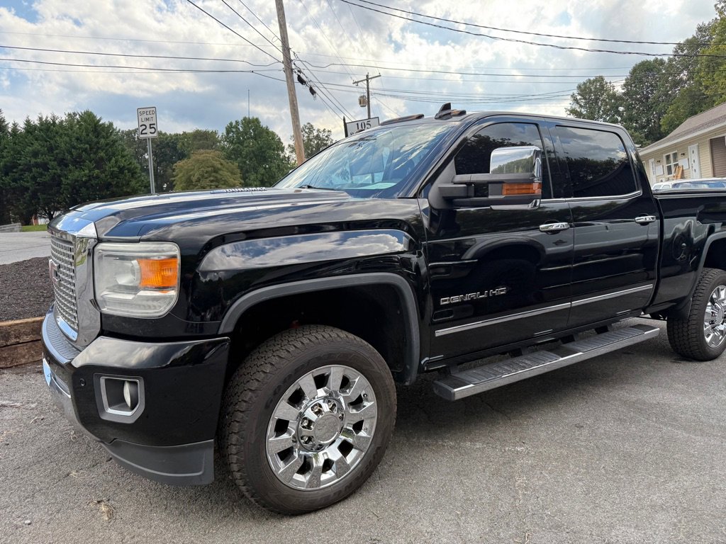 Used 2015 GMC Sierra 2500 Denali w/ Duramax Plus Package image 23